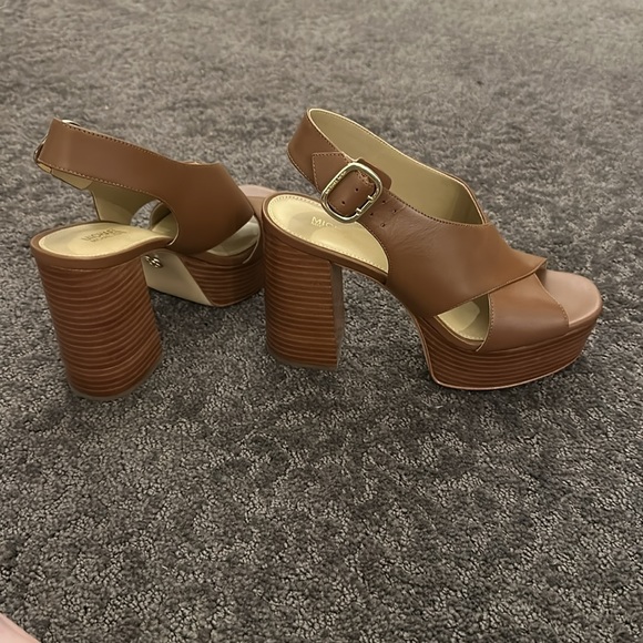 MICHAEL KORS LEATHER SANDAL HEELS - Picture 4 of 6